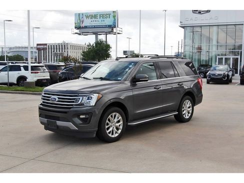 Used 2021 Ford Expedition XLT image 2