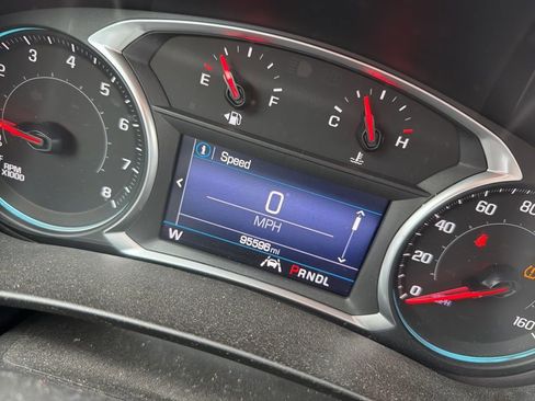 Used 2020 Chevrolet Equinox LT w/ LPO, Floor Liner Package AWD/4WD image 8