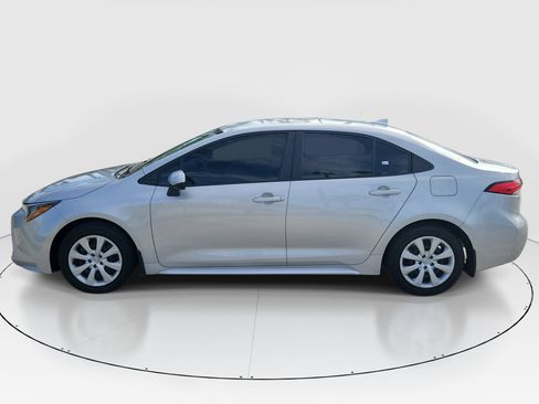 Used 2024 Toyota Corolla LE FWD image 4