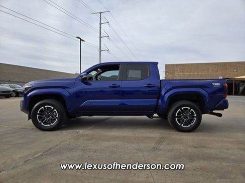 Used 2025 Toyota Tacoma TRD Sport w/ TRD Sport Premium Package AWD/4WD image 3