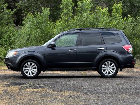 Used 2012 Subaru Forester 2.5X Premium AWD/4WD image 4