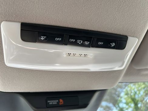 New 2025 Nissan Kicks S image 30