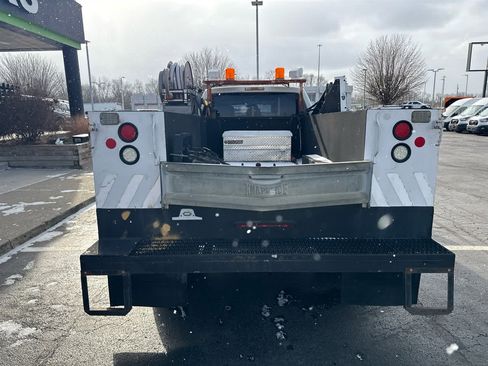 Used 2013 Ford F550 2WD Crew Cab Super Duty w/ Payload Upgrade Pkg image 7