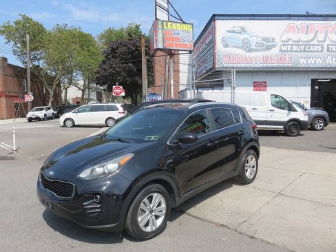 Used 2019 Kia Sportage LX w/ LX Popular Package AWD/4WD image 2