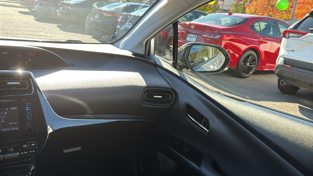 Certified 2019 Toyota Prius LE AWD/4WD image 23