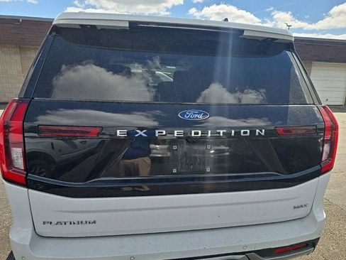 Used 2025 Ford Expedition Max Platinum AWD/4WD image 9