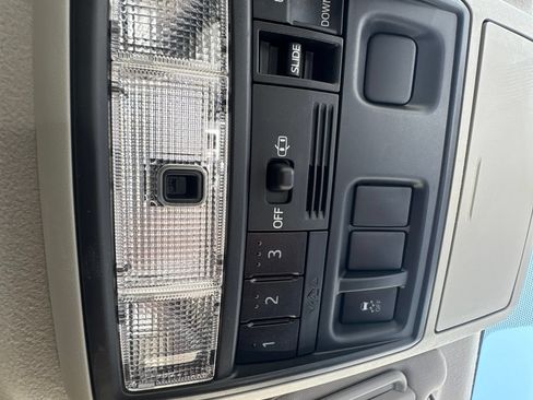 Used 2018 Toyota 4Runner SR5 Premium RWD image 33