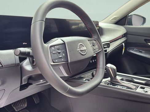 Used 2026 Nissan Sentra SR w/ Floor Mat Package FWD image 15