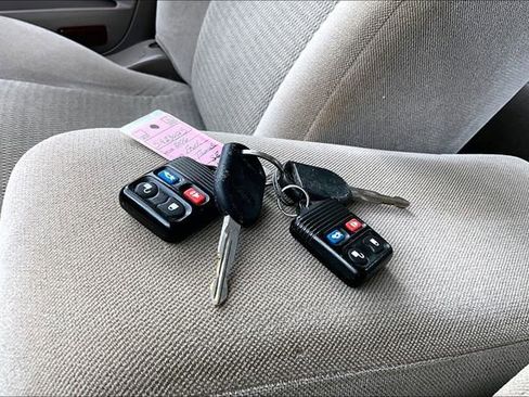 Used 2005 Ford Taurus SE image 34