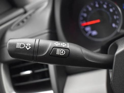 Used 2024 GMC Terrain SLT image 26