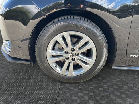 Used 2021 Toyota Sienna XSE AWD/4WD image 14