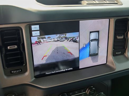 Used 2024 Ford Bronco Outer Banks image 17