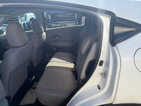 Used 2018 Honda HR-V EX image 11