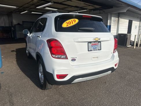 Used 2019 Chevrolet Trax LT w/ LT Convenience Package image 9