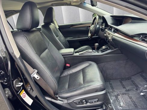 Used 2015 Lexus ES 350 w/ Luxury Package FWD image 13