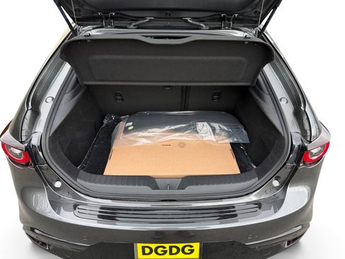 New 2026 MAZDA MAZDA3 Hatchback w/Premium Plus Pkg image 17