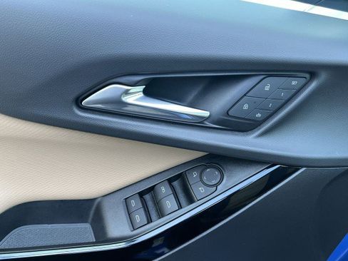 Used 2025 Chevrolet Equinox ACTIV w/ Safety and Technology Package image 23