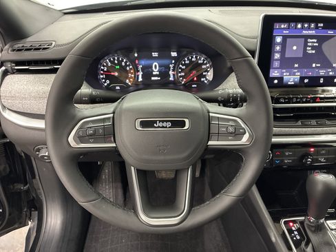 Used 2024 Jeep Compass Latitude AWD/4WD image 22