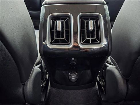 Used 2025 Kia Sorento SX image 17