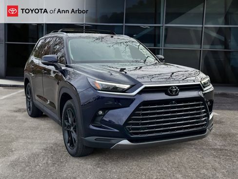 Used 2024 Toyota Grand Highlander Platinum image 1