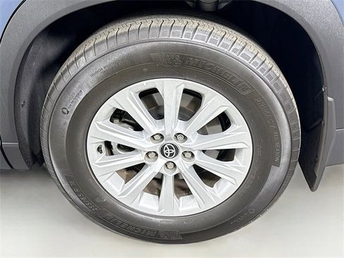 Certified 2024 Toyota Grand Highlander XLE image 32