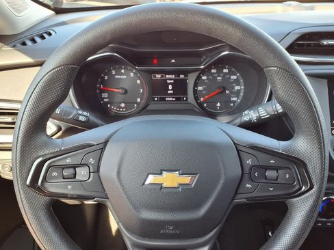 Used 2023 Chevrolet TrailBlazer LT FWD image 12