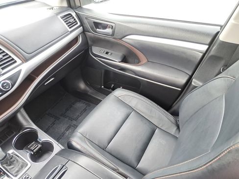 Certified 2017 Toyota Highlander XLE image 14