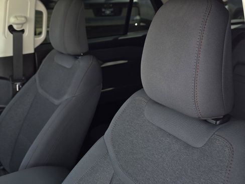 Used 2025 Ford Explorer Active RWD image 25