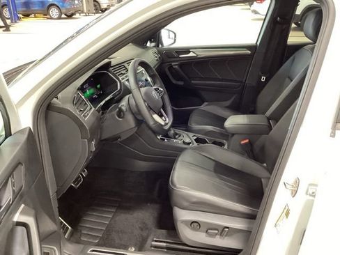 Certified 2024 Volkswagen Tiguan SE R-Line AWD/4WD image 11