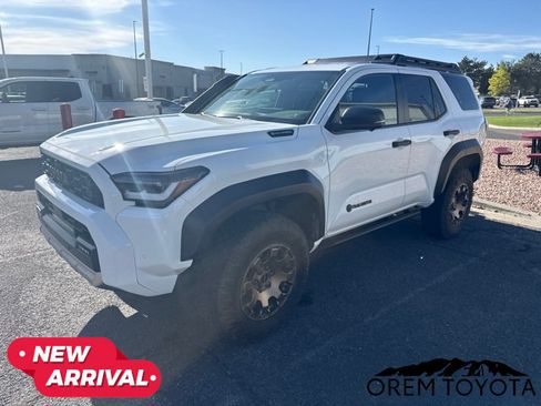 Used 2025 Toyota 4Runner Trailhunter AWD/4WD image 2