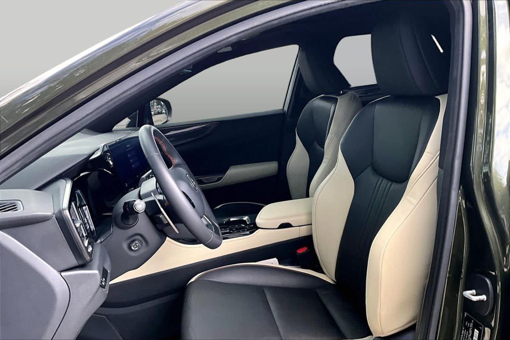 Used 2023 Lexus NX 350h AWD image 7