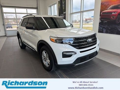 Certified 2022 Ford Explorer XLT w/ Equipment Group 202A AWD/4WD image 1