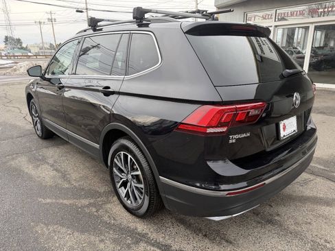 Used 2020 Volkswagen Tiguan SE w/ Panoramic Sunroof Package image 5