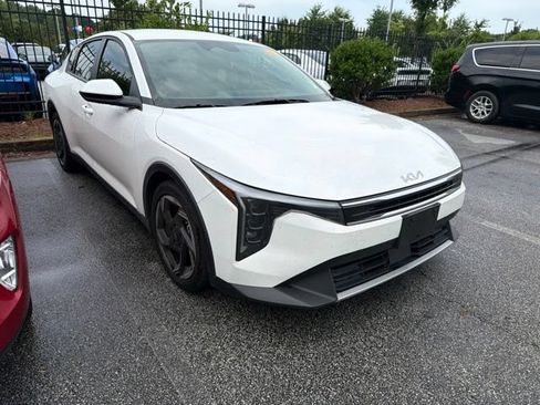 Used 2025 Kia K4 EX FWD image 2