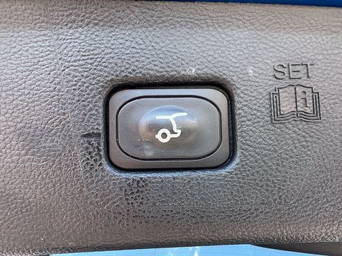 Used 2022 Ford Edge SEL w/ Convenience Package AWD/4WD image 11
