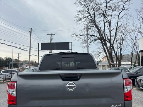 Used 2017 Nissan Titan S image 5