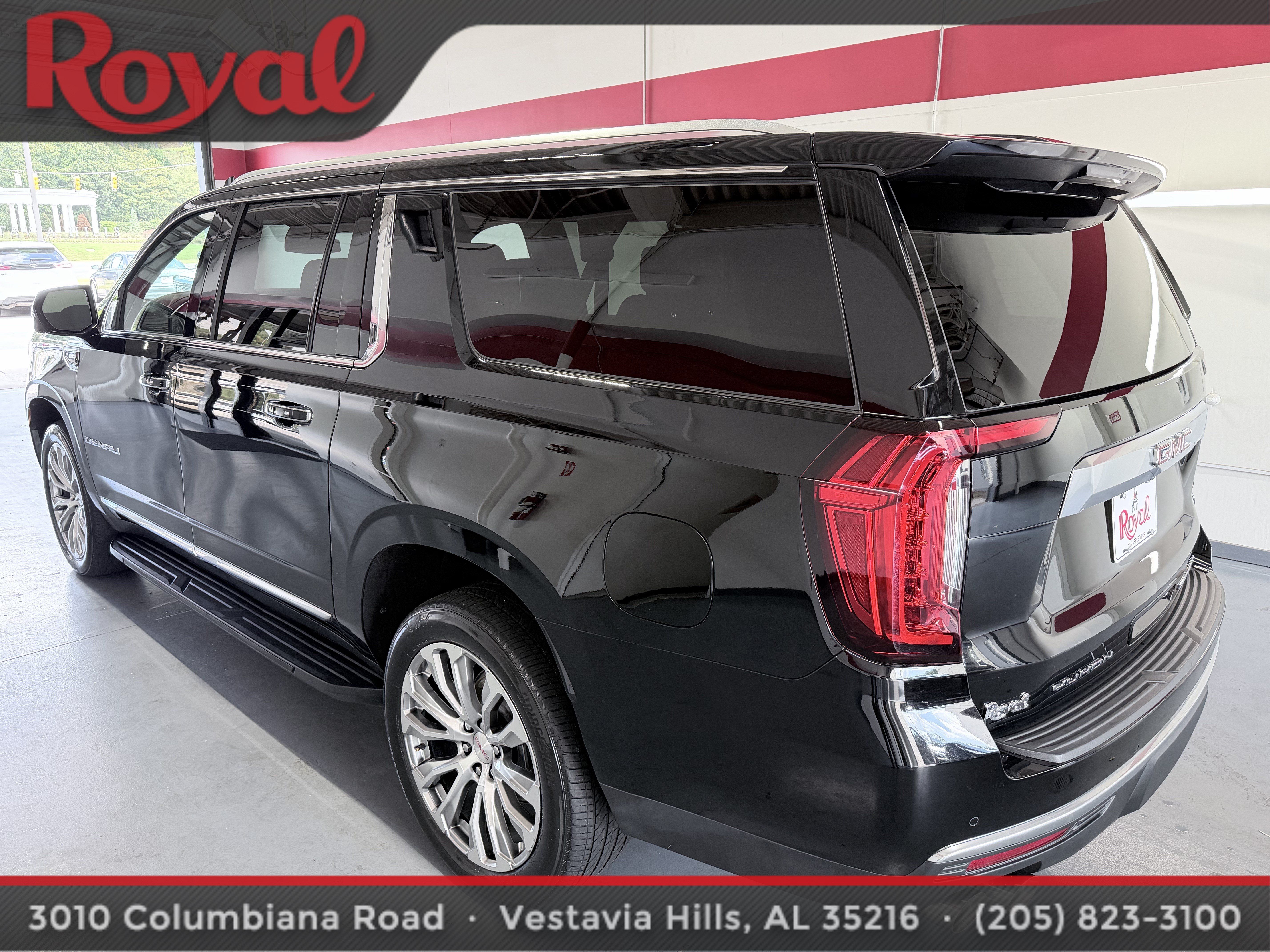 Used 2024 GMC Yukon XL Denali RWD image 9