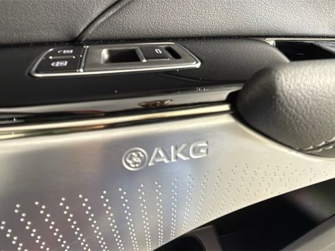 Used 2024 Cadillac Lyriq Luxury w/ LPO, Floor Liner Package image 41