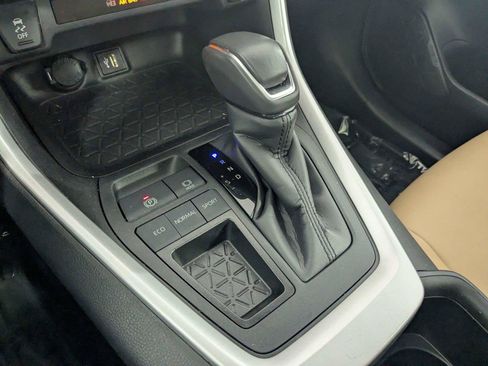 Used 2023 Toyota RAV4 XLE Premium FWD image 28