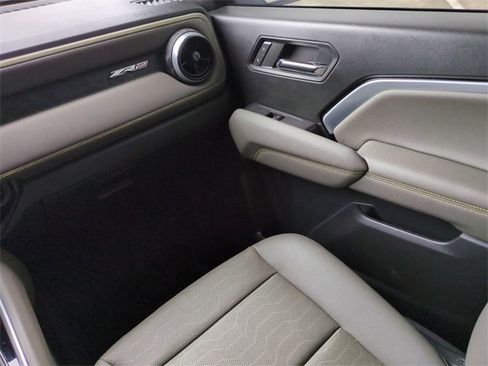 Used 2023 Chevrolet Colorado ZR2 w/ ZR2 Convenience Package III image 17