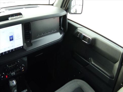 Used 2025 Ford Bronco Big Bend image 13