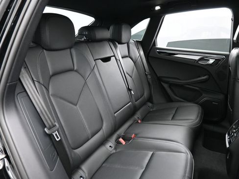Certified 2026 Porsche Macan AWD/4WD image 27