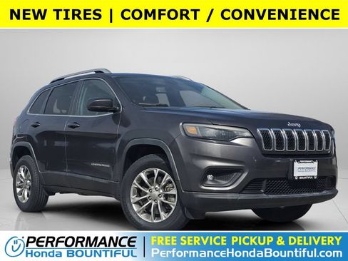 Used 2019 Jeep Cherokee Latitude Plus w/ Comfort/Convenience Group AWD/4WD image 1