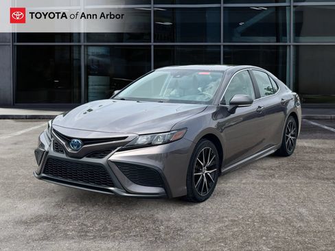 Used 2024 Toyota Camry SE FWD image 7