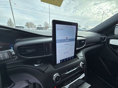 Used 2020 Ford Explorer ST w/ Premium Technology Package image 12