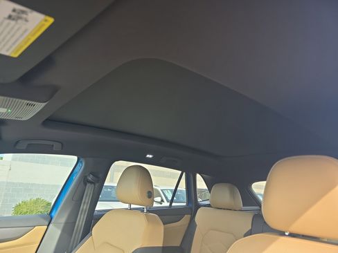 Certified 2024 Volkswagen Atlas Cross Sport SE image 33