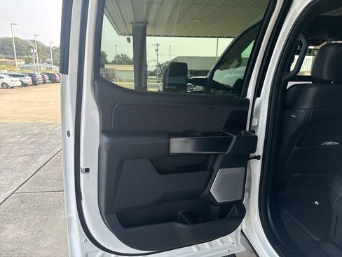 New 2026 Ford F250 Platinum image 19