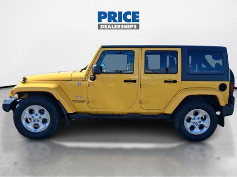 Used 2015 Jeep Wrangler Unlimited Sahara w/ Connectivity Group image 8