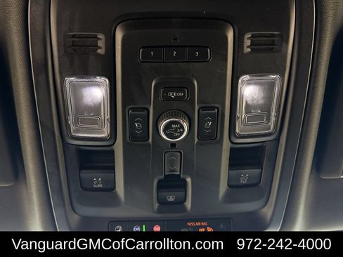 Used 2023 GMC Yukon Denali RWD image 25