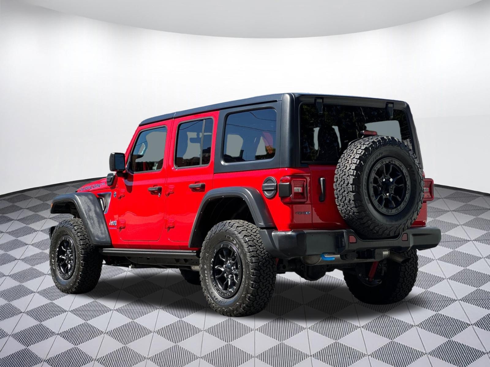 Used 2023 Jeep Wrangler Unlimited Rubicon 4xe AWD/4WD image 3
